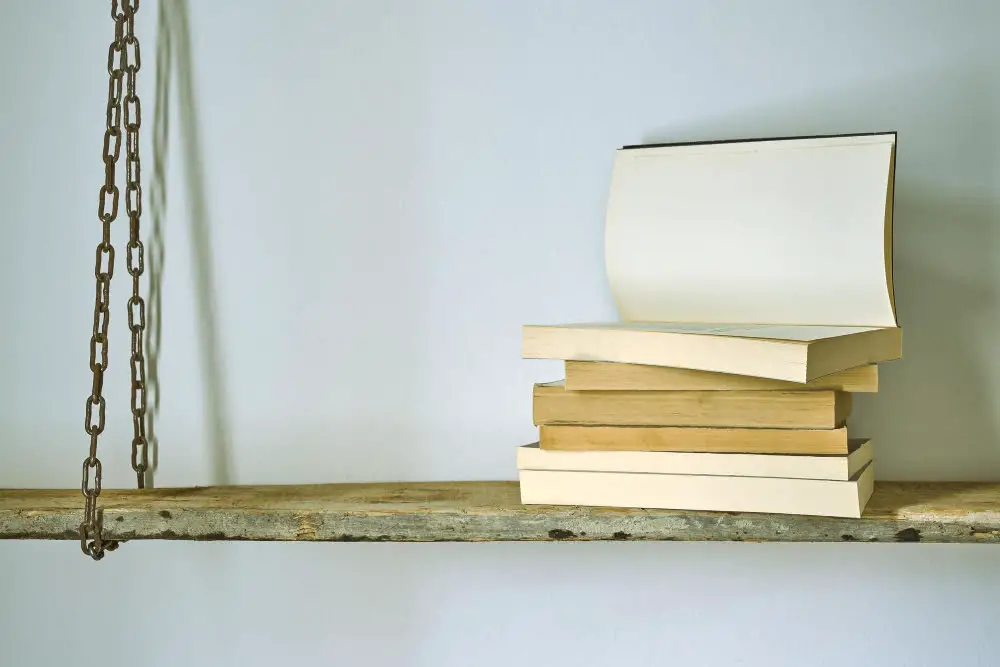 Suspended Shelves Using Chains