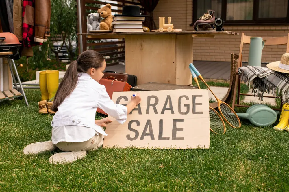sign Best Garage Sale Ever