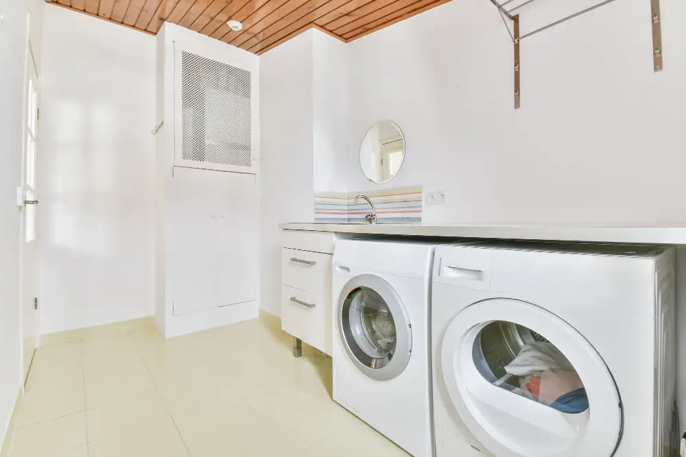 Folding Station with Countertop Laundry Garage